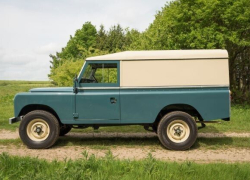 1980 Land Rover series 111 109 – 2.25 Petrol – full restoration LHD