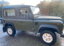 Land Rover Defender 90 ***LHD USA EXPORT ***