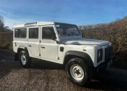 LEFT HAND DRIVE Land Rover defender 110 td5 very clean rare 4×4
